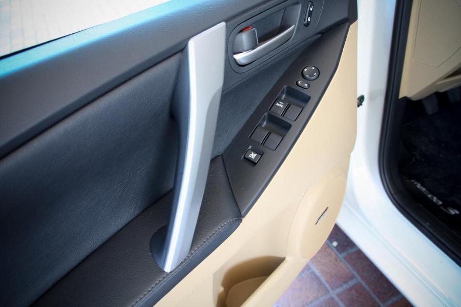  Mazda3 2010 года  (фото 12 из 59)